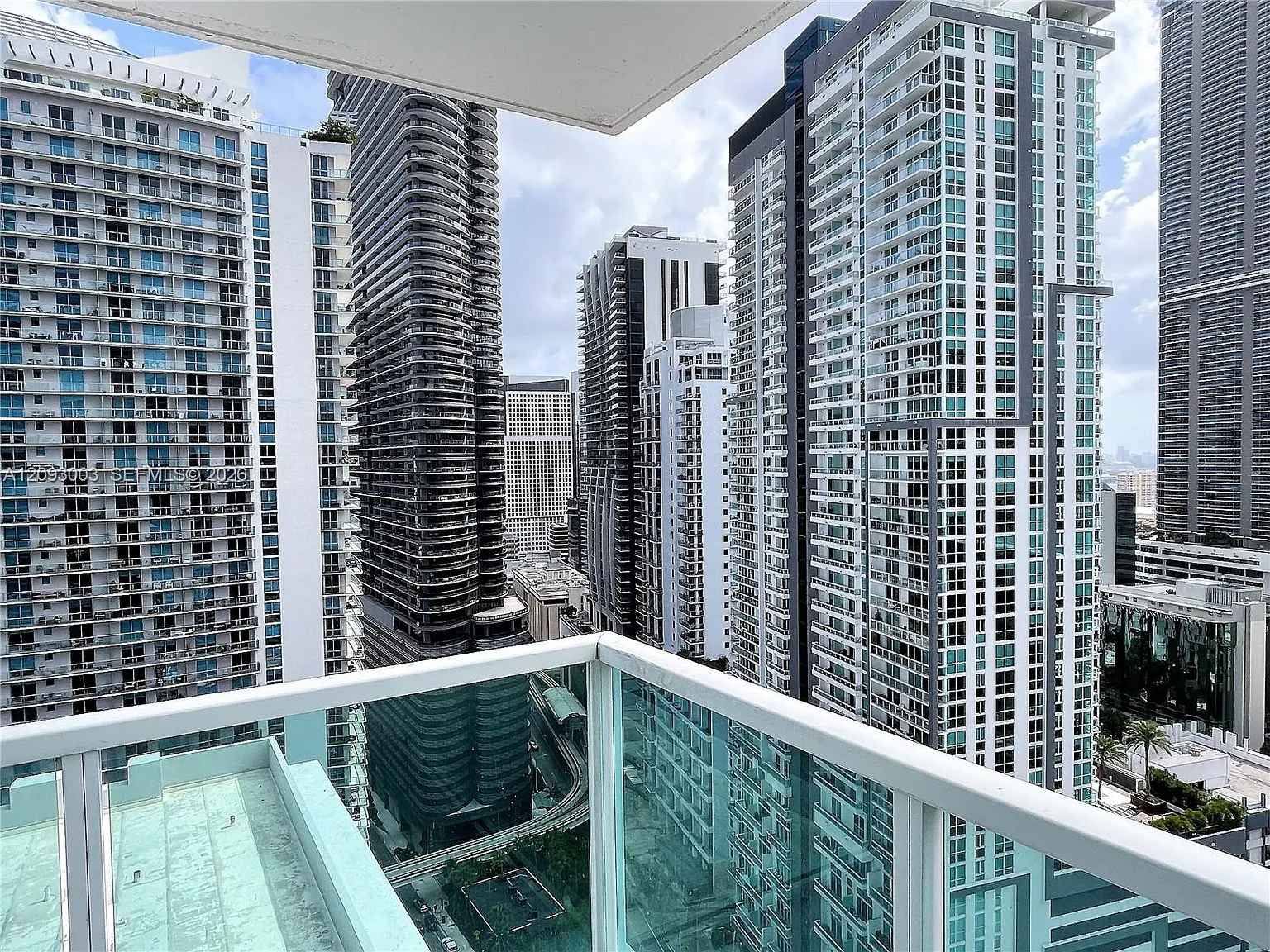 Vue At Brickell Condo — Photo 2