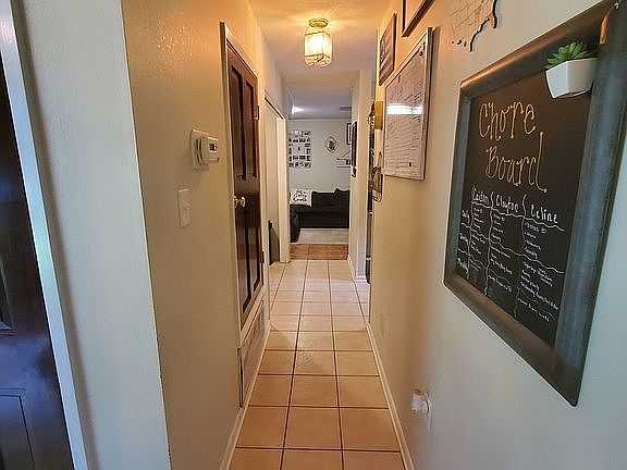5th image of 602 Cambridge Ave NE