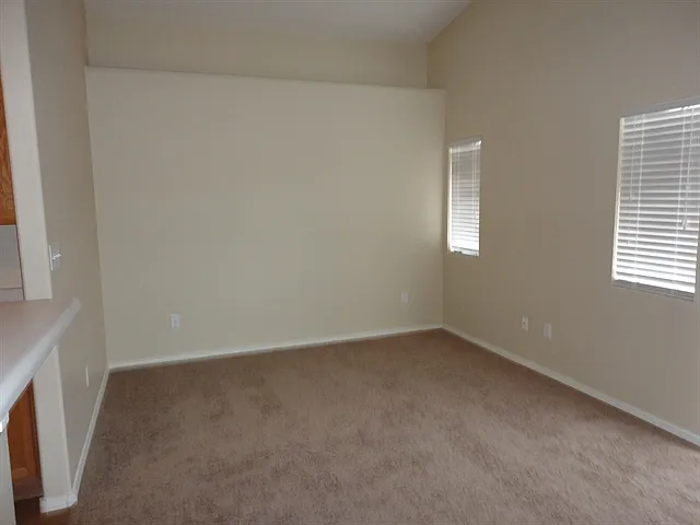 6301 Vaughn Dr NE — Photo 5