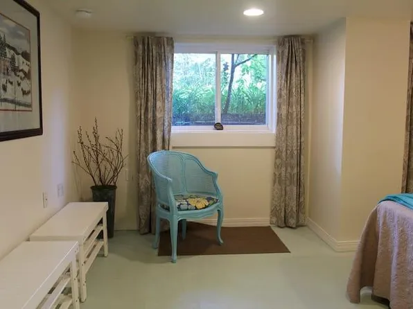 186 White St, S Burlington, VT 05403