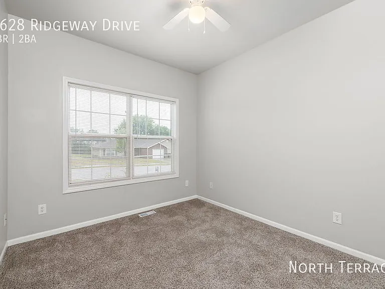 1628 Ridgeway Dr — Photo 11