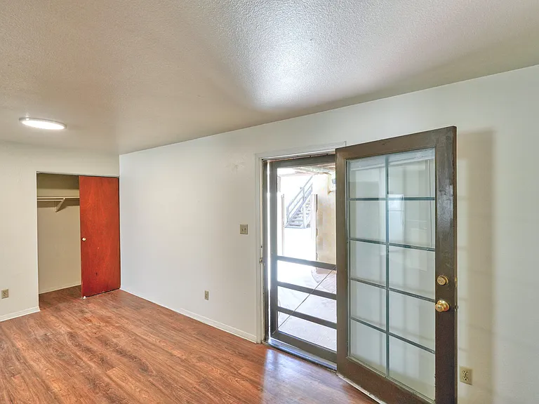 Branson Apartments — Photo 12