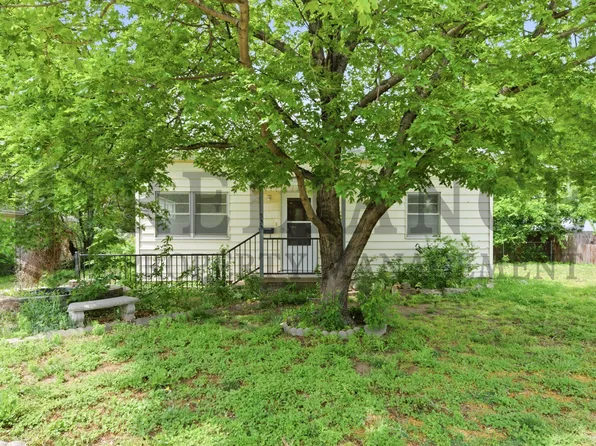 535 N Park Ave, Valley Center, KS 67147