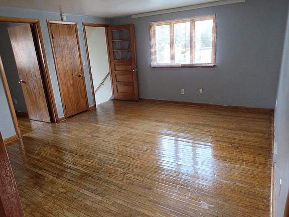 3rd image of 37 Cameron St #3
