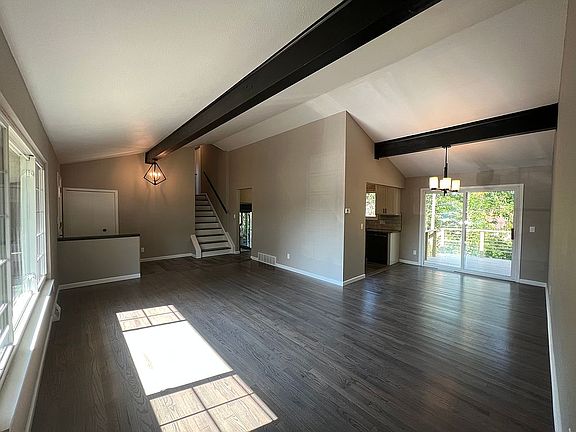 3rd image of 1268 Mulberry Ln