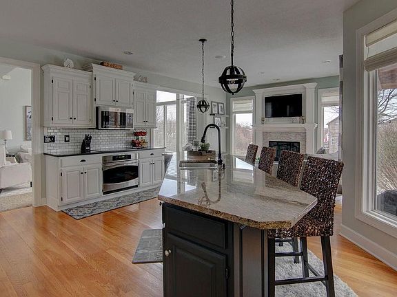 5th image of 2344 NE Cross Creek Ln