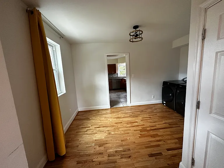 1604 Woodhill Ct — Photo 3