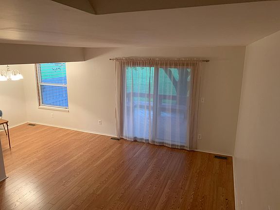 4th image of 12648 Elaine Dr