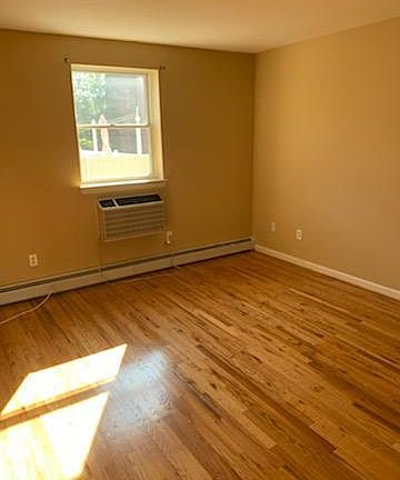 3rd image of 816 Vincent Ave #1A