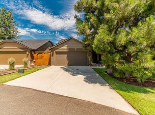 452 N Village Meadows Rd, Sisters, OR 97759