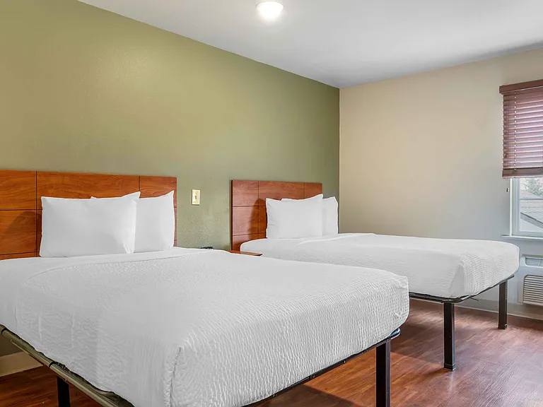 Studio Suite - 2 Full Beds