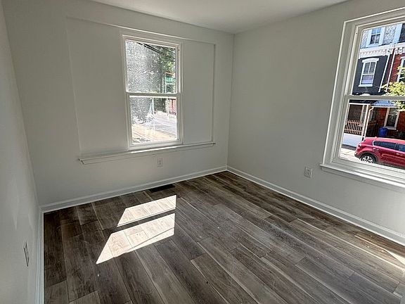 5th image of 4007-4011 Aspen St #B