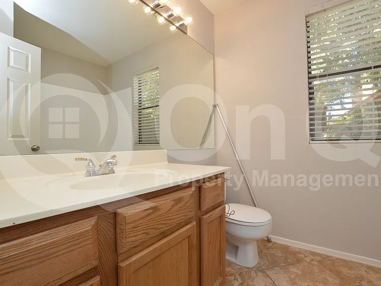 2808 E Nora St — Photo 23