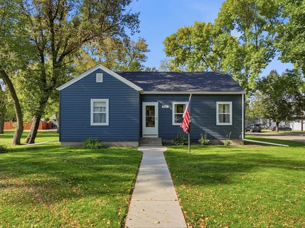 402 Emerson Ave N, Raymond, MN 56282