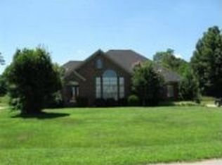 205 Hillwood Cir, Hopkinsville, KY 42240