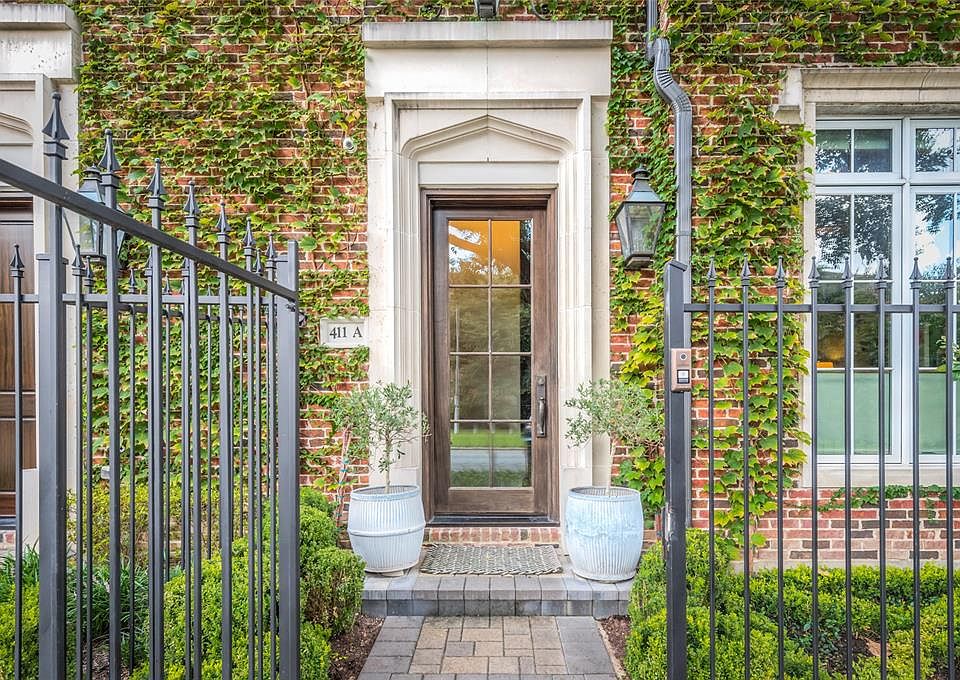 1st image of 411 Lovett Blvd #A