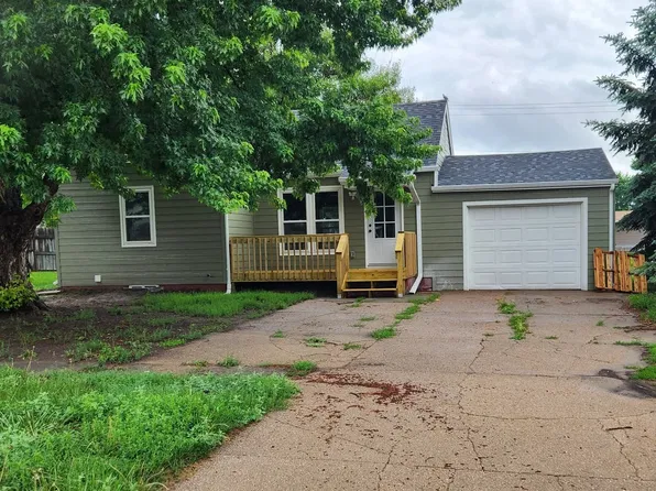 805 Cedar St, Arnold, NE 69120