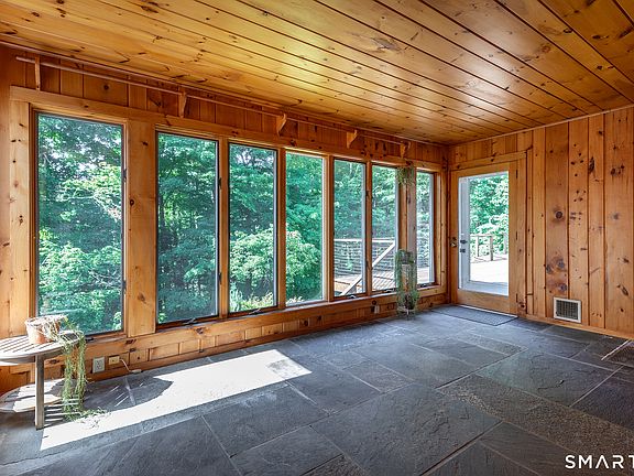 4th image of 129 Sunset Ridge Road