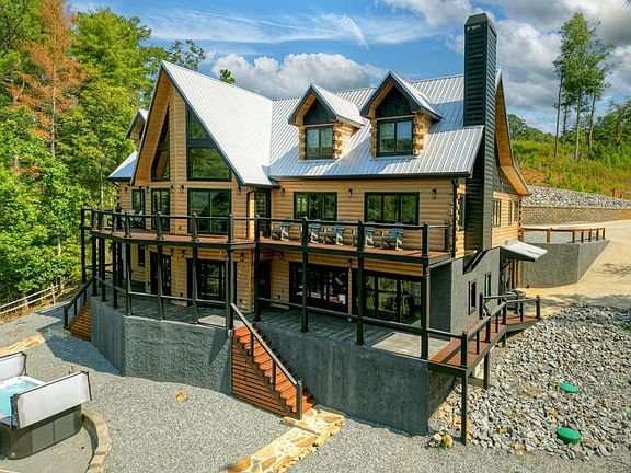 2nd image of 566 Canoe Point