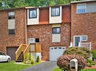 365 Oak Rd, Pittsburgh, PA 15239