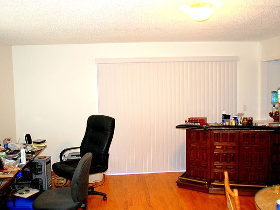 4th image of 727 Laurel Way
