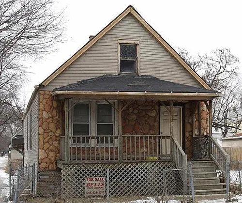 2058 W 71st St Photo 1