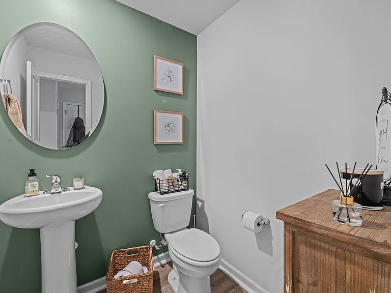 301 Ginger Dr — Photo 15