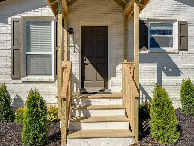 1214 Pennock Ave #1 — Photo 3