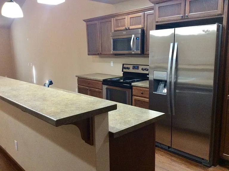 398 Center St — Photo 4