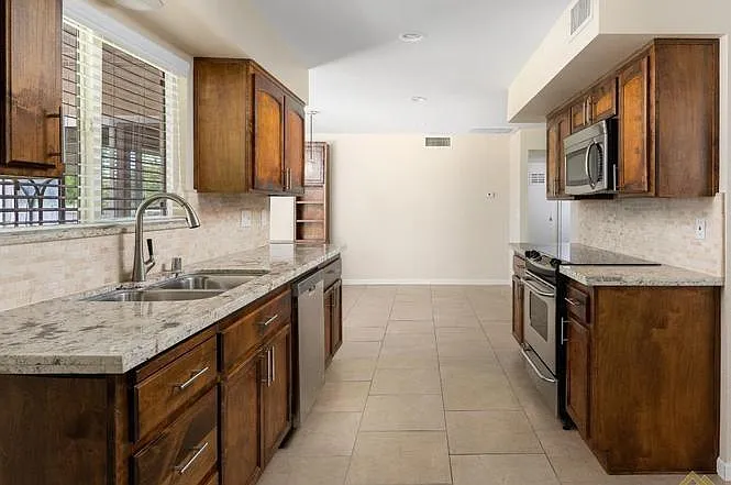 701 Cherry Hills Dr — Photo 5