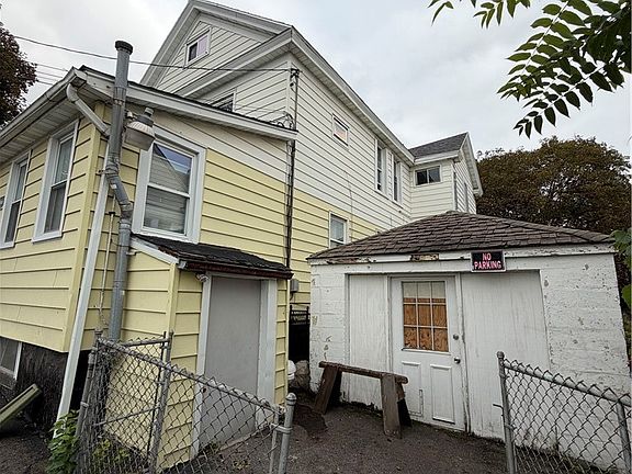 4th image of 204 Union Pl