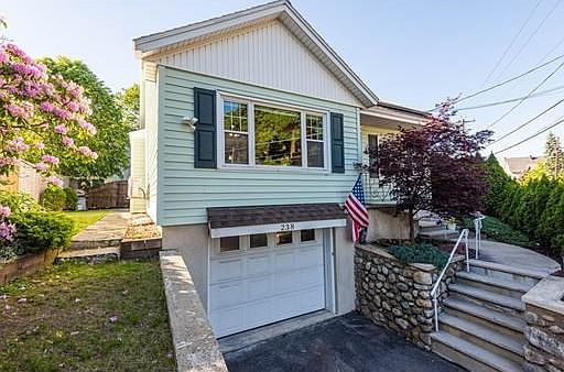 2nd image of 238 Lynnfield St
