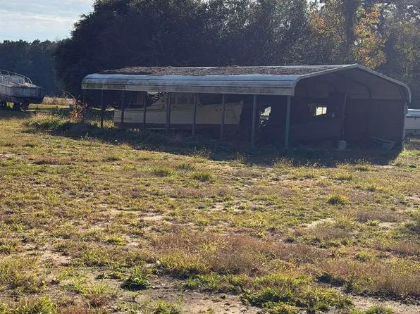 457 Aydlett Rd, Aydlett, NC 27916