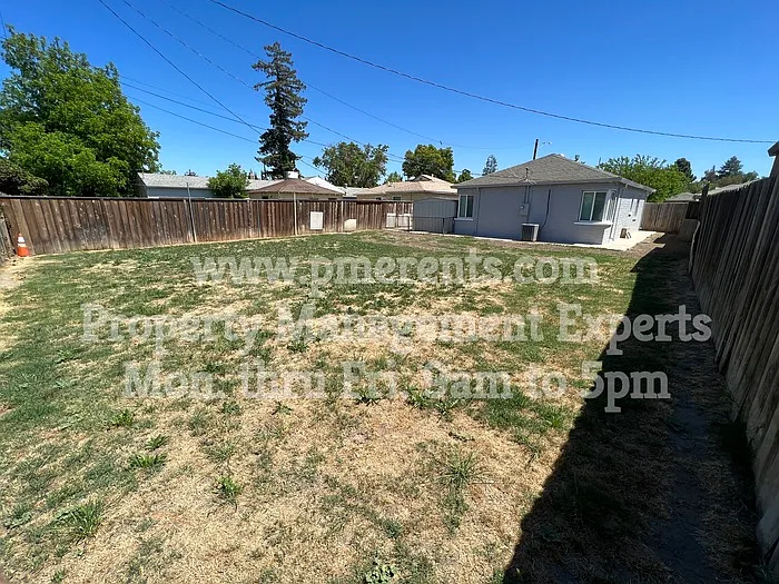 1759 Middlefield Ave — Photo 3