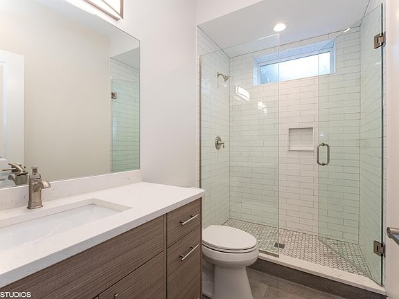 5th image of 5033 N Winchester Ave #2