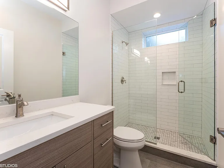 5031 N Winchester Ave #2 — Photo 7