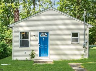 5 Iroquois Trl, Budd Lake, NJ 07828