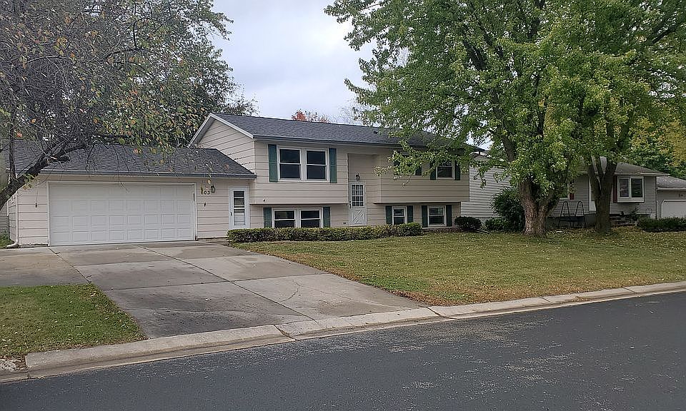 1st image of 603 8th Ave NE