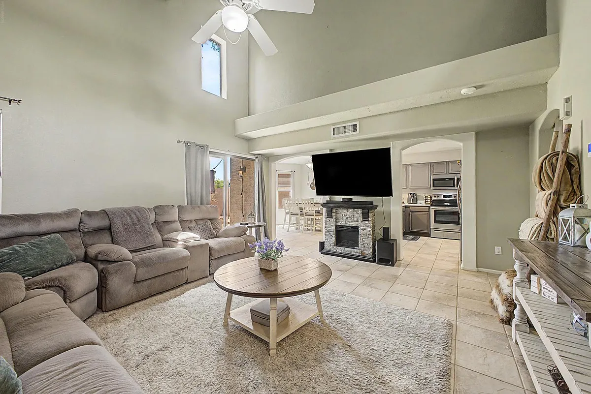Building Photo - 761 Rosemonte Dr