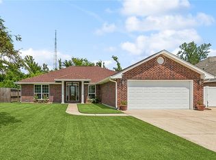 380 Oak Point Dr, La Place, LA 70068