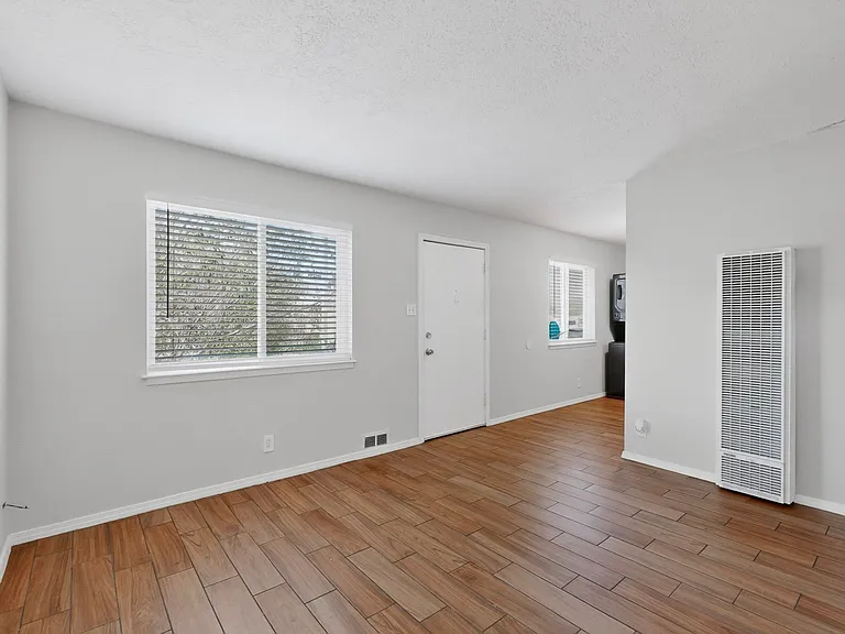 225 Hanosh Ct SE #3 — Photo 7
