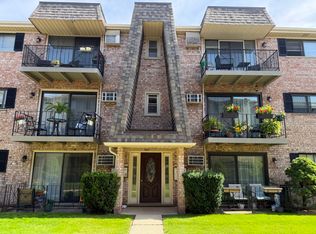 5321 N Delphia Ave APT 322, Chicago, IL 60656