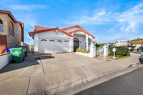 3136 Don Pancho Way Photo 1
