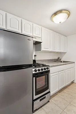 Rented by Oxford Property Group | media 10