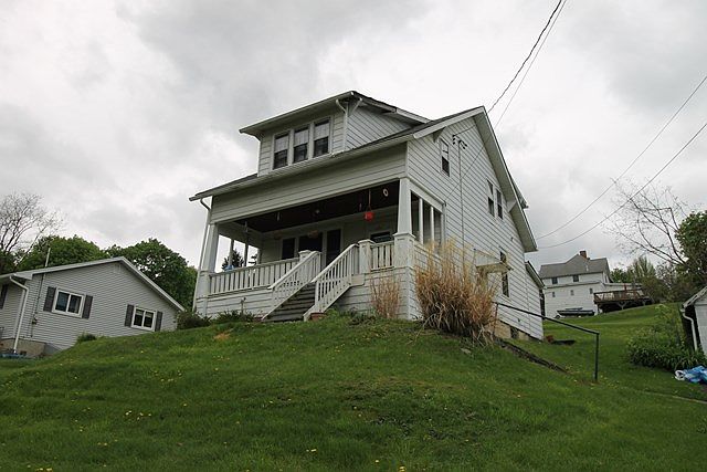 1st image of 207 S Jackson St