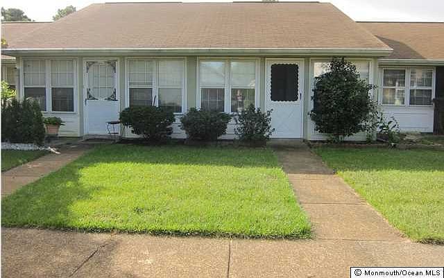 1st image of 27 Cambridge Circle #B