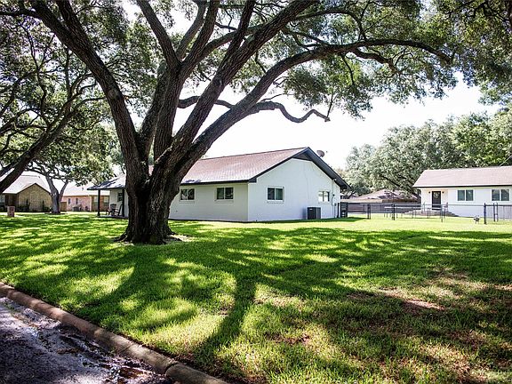 4th image of 503 Maxine St