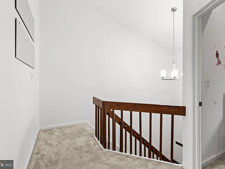 3218 Westdale Ct — Photo 18