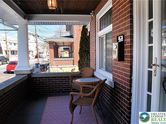 3rd image of 630 Walnut St