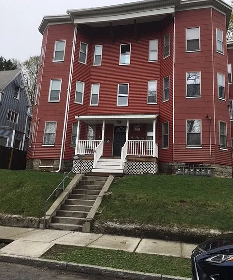 FRONT OF 28 PAINE STREET